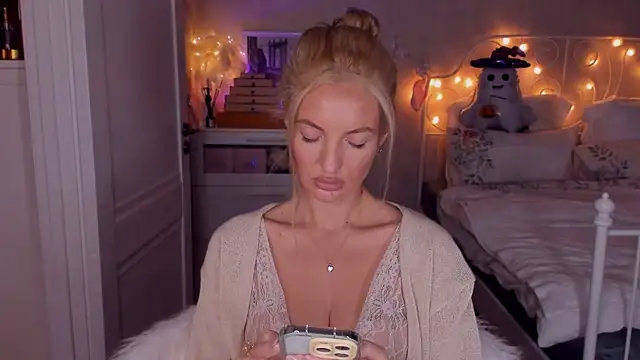 aestetick online show from October 21, 1:10 pm