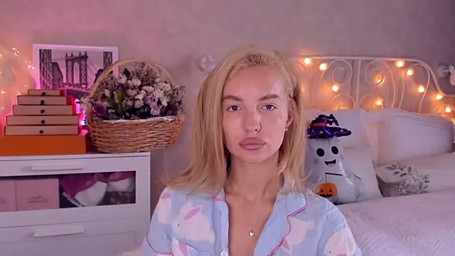 aestetick online show from October 27, 5:08 am