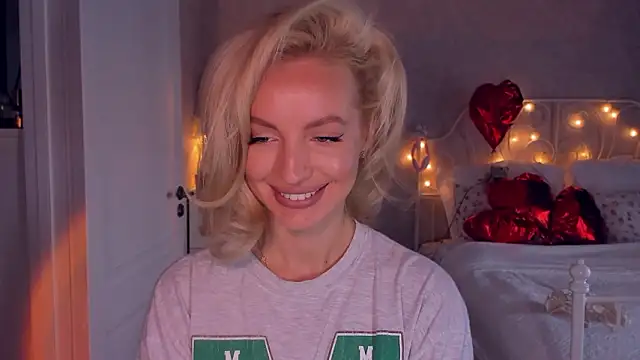 aestetick online show from February 26, 9:53 am