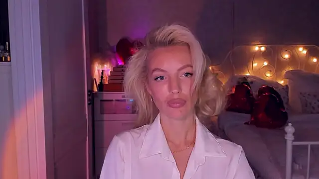 aestetick online show from February 12, 1:55 pm