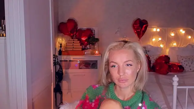 aestetick online show from February 19, 8:39 pm