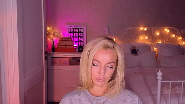 aestetick online show from January 31, 7:12 pm