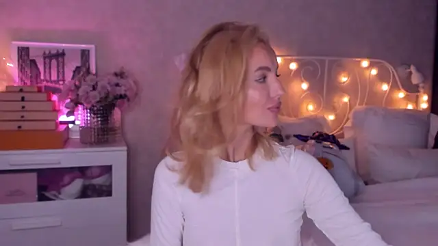 aestetick online show from November 2, 9:36 am