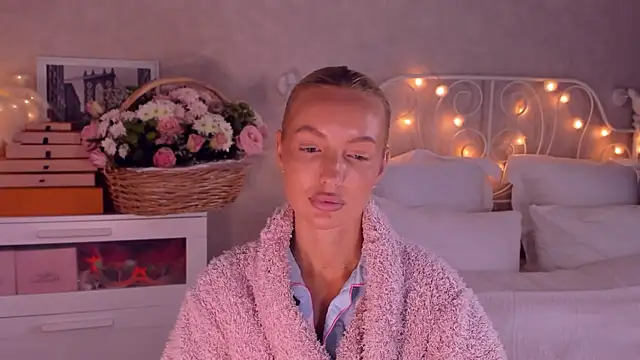 aestetick online show from December 16, 6:50 am