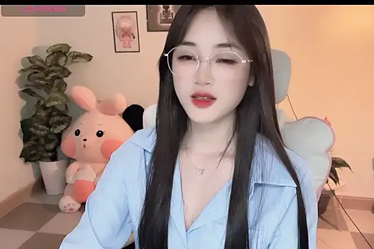  Aimy  online show from November 9, 4:00 pm