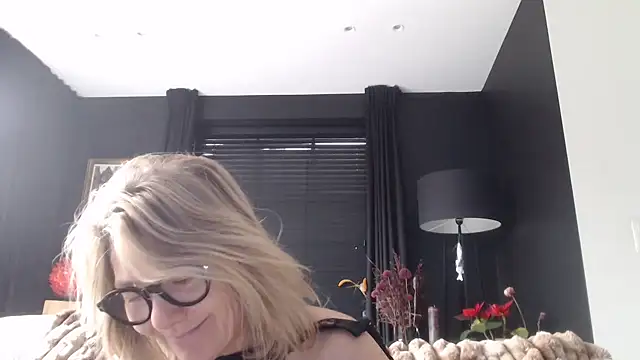 godinflower online show from February 6, 9:16 am