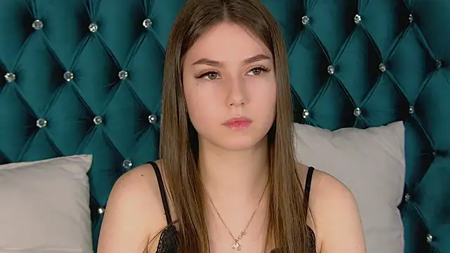 Snapshot of AliceMoreno chatting on December 19, 5:37 pm AliceMoreno online show from December 19, 5:37 pm