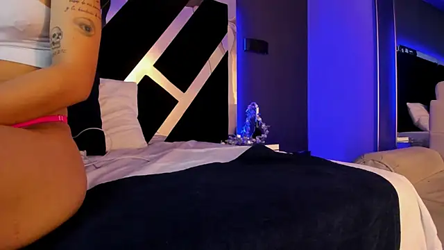 AmmyJones  online show from January 6, 6:34 pm