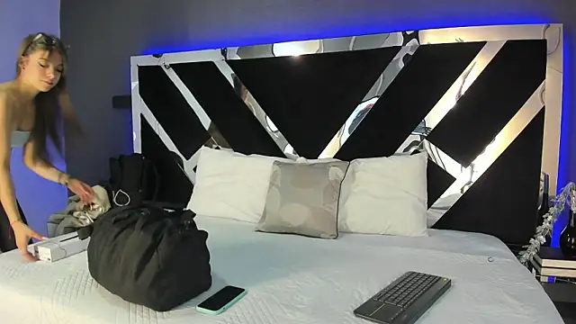 AmmyJones  online show from January 14, 7:28 pm