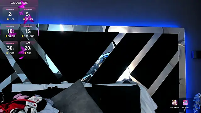 AmmyJones  online show from December 18, 7:40 pm