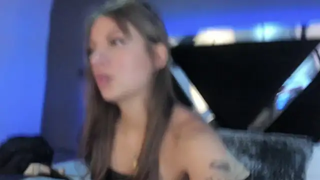 AmmyJones  online show from December 22, 7:25 pm