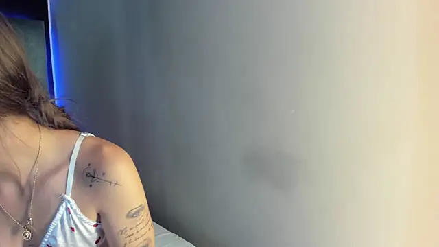 AmmyJones  online show from November 19, 7:03 pm