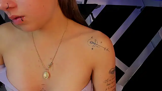 AmmyJones  online show from November 6, 7:29 pm