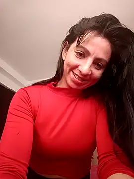 Snapshot of PaulinaRubio_ chatting on February 18, 7:10 pm PaulinaRubio online show from February 18, 7:10 pm