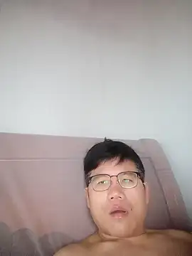 Snapshot of findagirlfriend chatting on December 15, 1:11 am findagirlfriend online show from December 15, 1:11 am