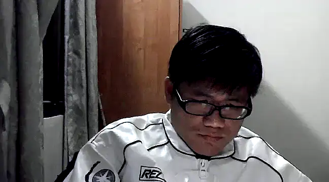 Snapshot of findagirlfriend chatting on December 9, 1:45 pm findagirlfriend online show from December 9, 1:45 pm