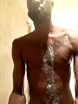 Snapshot of Papii97150 chatting on October 27, 12:44 am Papii97150 online show from October 27, 12:44 am