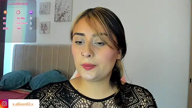 Snapshot of x_allison chatting on February 6, 9:17 pm x allison online show from February 6, 9:17 pm