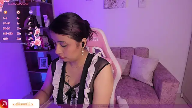Snapshot of x_allison chatting on September 30, 11:44 pm x allison online show from September 30, 11:44 pm