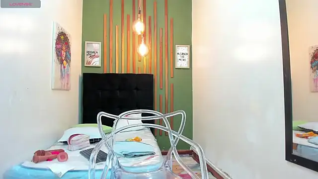 BustyAmanda online show from February 20, 12:18 pm