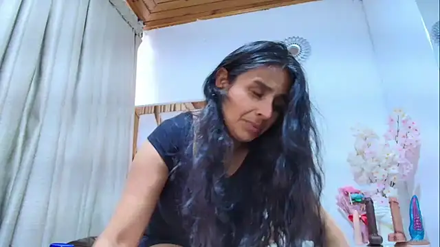 Snapshot of _Marcela__ chatting on November 28, 12:27 pm Marcela online show from November 28, 12:27 pm