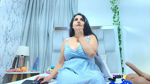 Snapshot of _Marcela__ chatting on October 23, 12:26 pm Marcela online show from October 23, 12:26 pm