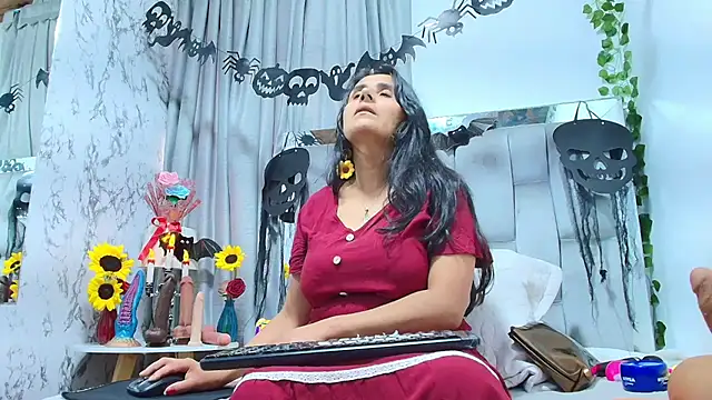 Snapshot of _Marcela__ chatting on October 28, 12:26 pm Marcela online show from October 28, 12:26 pm