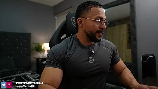 Snapshot of Martin_Logan chatting on October 24, 9:25 pm Martin Logan online show from October 24, 9:25 pm