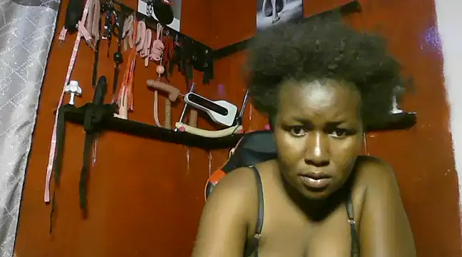 Snapshot of Sexy_blackgoddess chatting on February 19, 1:40 am Sexy blackgoddess online show from February 19, 1:40 am