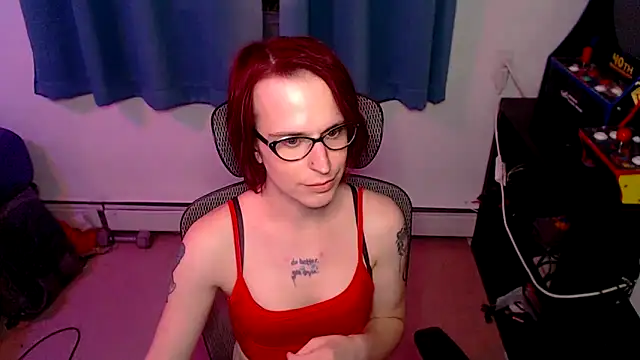 Snapshot of RyffBurnz chatting on December 3, 5:08 am RyffBurnz online show from December 3, 5:08 am