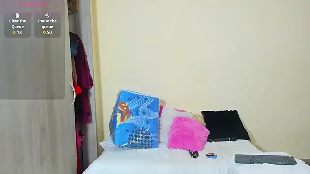 ValeryJohanson  online show from April 4, 9:43 pm