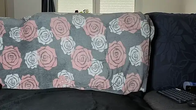 Snapshot of Lunadelisla chatting on February 22, 1:57 pm Lunadelisla online show from February 22, 1:57 pm