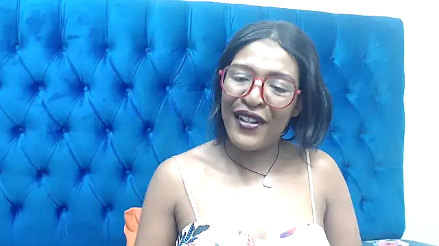 SpicyQueenxxxx online show from April 17, 10:01 pm