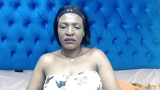 SpicyQueenxxxx online show from April 2, 7:53 pm