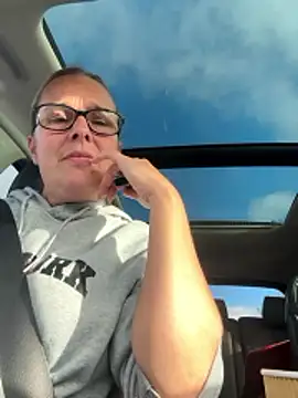 Snapshot of scrummymummy2 chatting on November 24, 10:48 am scrummymummy2 online show from November 24, 10:48 am