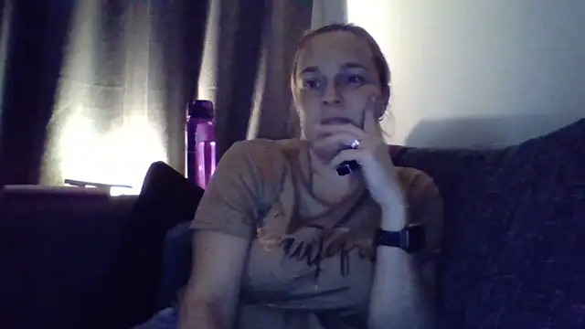 scrummymummy2 online show from May 13, 8:38 pm