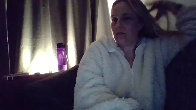 scrummymummy2 online show from April 3, 10:05 pm