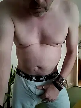 JulianJ50 online show from October 3, 1:45 pm