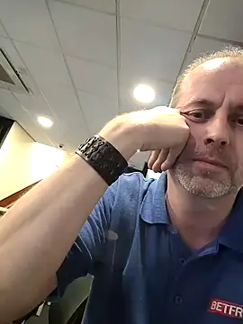 JulianJ50 online show from March 31, 8:55 pm