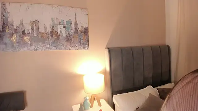 dakotaa   online show from November 12, 8:34 pm