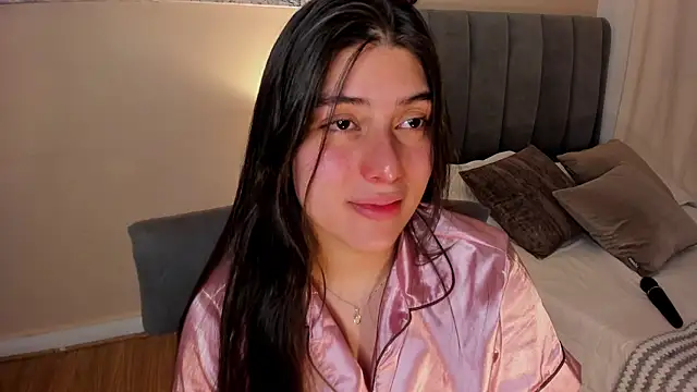 dakotaa   online show from December 13, 8:04 pm