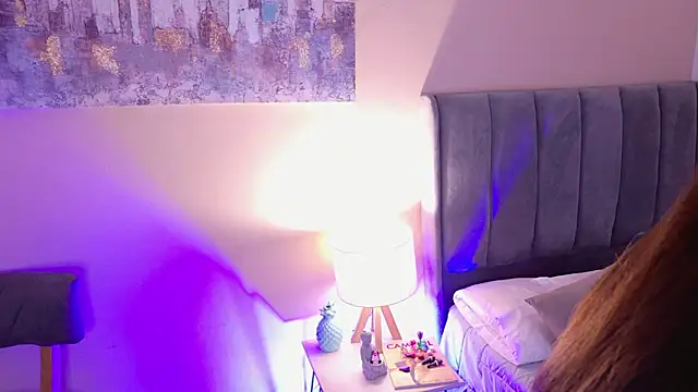 dakotaa   online show from March 30, 6:42 pm