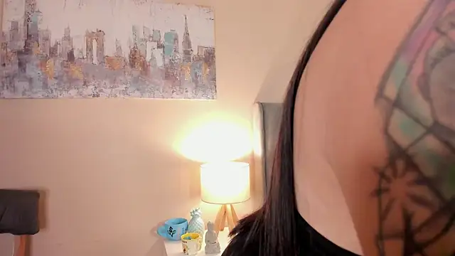 dakotaa   online show from October 28, 8:30 pm