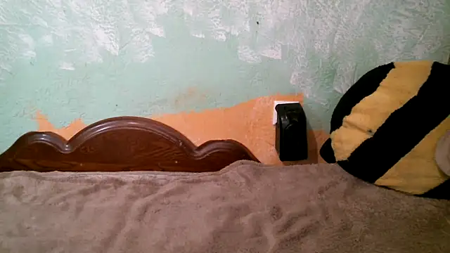 Snapshot of DennisXCaroll chatting on October 31, 8:22 am DennisXCaroll online show from October 31, 8:22 am