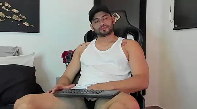 Dereck vega online show from March 6, 9:42 pm