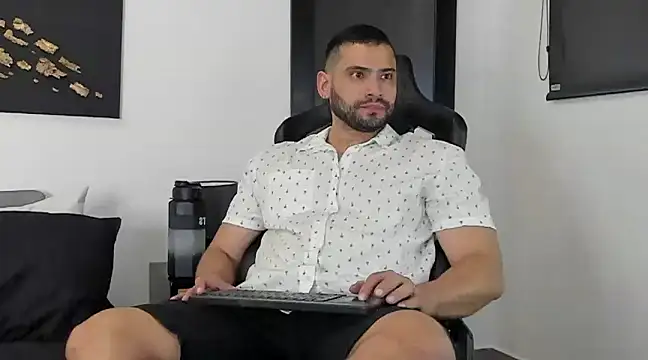 Dereck vega online show from January 19, 9:45 pm