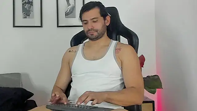 Dereck vega online show from June 3, 9:52 pm