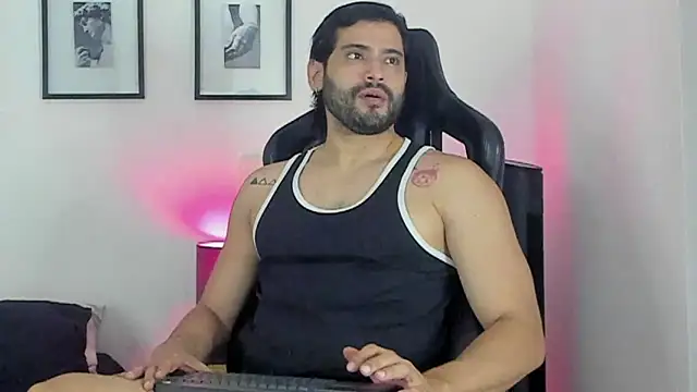 Dereck vega online show from July 3, 10:38 pm