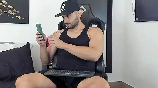 Dereck vega online show from February 12, 10:59 pm