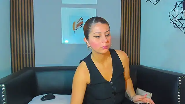 Nahiajhonson  online show from September 10, 12:59 pm